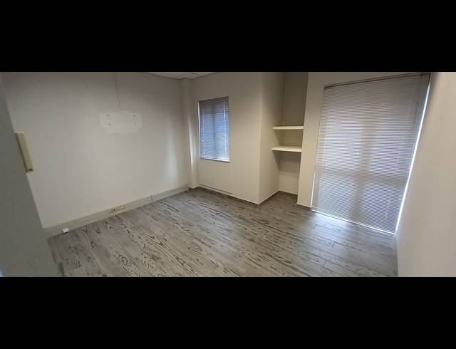 283M² OFFICE TO LET IN BRYANSTON